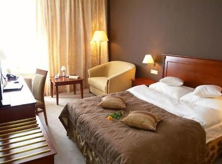 Aviator Hotel Radom Room photo